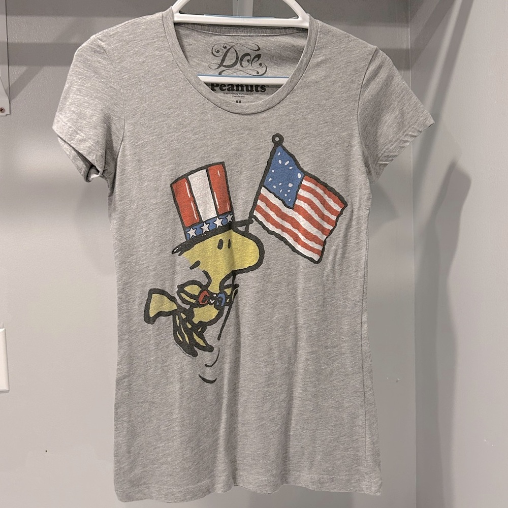 Doe Peanuts Woodstock Flag T Shirt